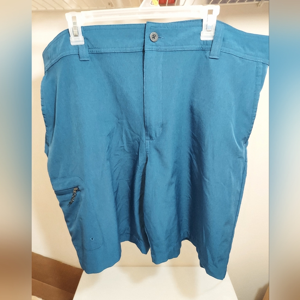 Magellan Fish Gear Mens 44 Blue Outdoor Shorts Water-repellent.
